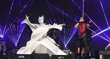 Gaziemir’de 100. yıl coşkusu Hayko Cepkin ile zirveye ulaştı