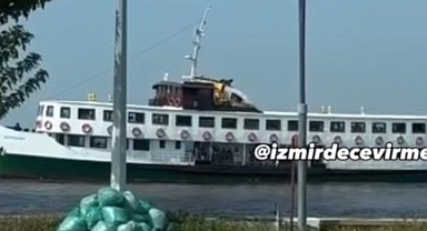 İzmir'de gezi vapuru karaya oturdu... Yolcular mahsur kaldı!