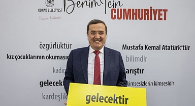 İzmirliler 100’üncü yılda duygularını Cumhuriyet Duvarına yazdı