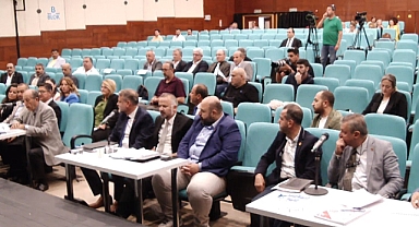 Konak’a 3 milyarlık bütçe… Batur’dan eleştirilere ekonomik kriz çıkışı!