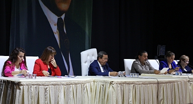 Konak'ta gündem 'Atatürk' büstü! Batur'dan saldırıya tepki!