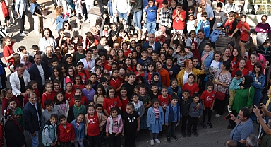 Menemen'de her öğrenciye 1000 tl destek