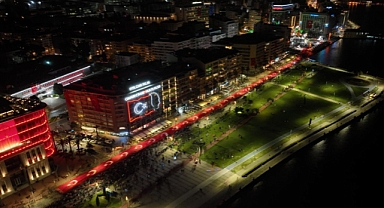 Ünlü gazeteciden flaş iddia: İzmir'de 100. Yıl kutlamaları iptal mi edildi?