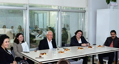  Başkan Selvitopu KARBEM öğretmenlerinin gününü kutladı