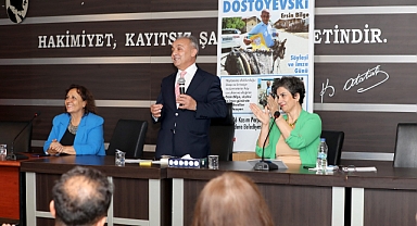 Eşekle gelen Dostoyevski, 7 bin çocuğa ulaşan hikâyesini Narlıderelilere anlattı