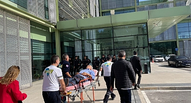 İzmir’de ‘Özgür Özel’ izdihamı… Basın mensupları zor anlar yaşadı!