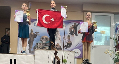 İzmirli sporcular buzdan üç madalya çıkardı