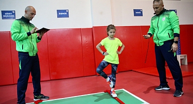Karşıyaka Belediyesi sportif yetenek ölçüm testini okullara taşıyor
