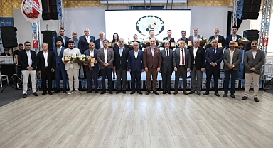 Menemen'de iş dünyasıyla büyük buluşma… Pehlivan: Kocaman bir aile olduk