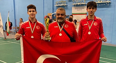 15 yaş altı badminton millilerimiz Balkan Şampiyonu oldu