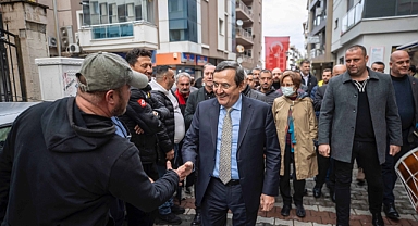 Başkan Batur’a miting gibi karşılama