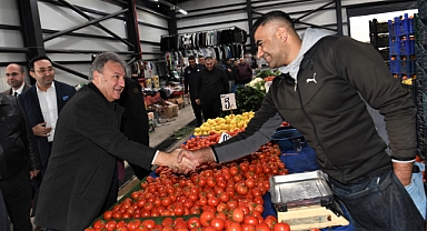 Başkan İduğ, pazar esnafını ziyaret etti