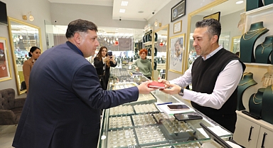 Başkan Vekili Özkan esnafın yeni yılını kutladı