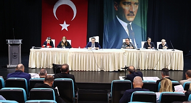  Batur: Konak'ın geleceği için tarihi kararlara imza attık / Gürçeşme 1. Etap plan revizyonu Konak meclisinden oybirliğiyle geçti