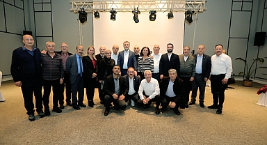  Bayraklı’nın muhtarları Başkan Sandal’ın yanında