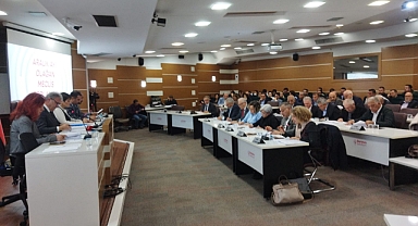 Bornova Belediye Meclisi’nde akaryakıt istasyonu tartışması