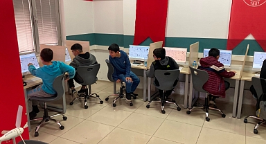  Bornovalı minikler 2 asteroit keşfetti