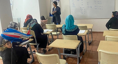  İzmir’in dayanışma noktalarında okuma –yazma eğitimleri başladı