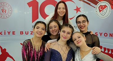  İzmir’in sporcuları kente madalyalarla döndü