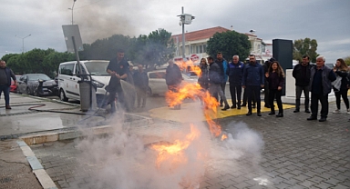  İzmir İtfaiyesi’nden Zabıta personeline yangın güvenlik eğitimi verildi