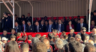 Özel de katıldı… İzmir devrim şehitlerini anıyor!