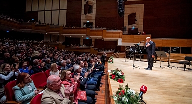 Yaşasın Cumhuriyet, yaşasın demokrasi