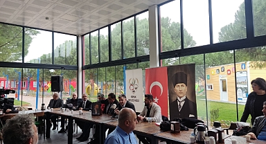 Başkan Doğruer gazetecilerle buluştu: Seçim mottomuz 'yine Kınık kazansın'