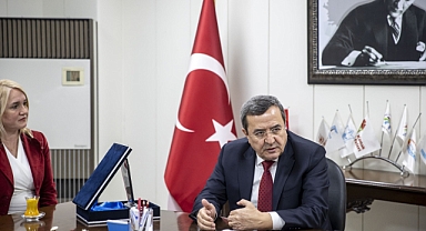 Batur’dan AKUT’a teşekkür plaketi