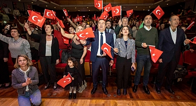 Batur : İzmir her zaman Cumhuriyetin, özgürlüğün meşalesidir