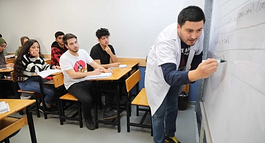 Bayraklılı öğrencilere sömestirde kurs desteği