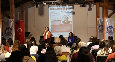 Efes Selçuk'ta edebiyatseverler mübadelenin romanı 'Zesto Psomi” için buluştu