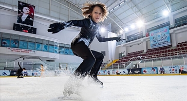  İzmir iki önemli buz pateni organizasyonuna ev sahipliği yapacak