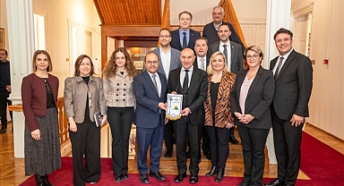 İzmirli turizmcilerden Başkan Soyer'e teşekkür ziyareti