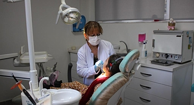 Karşıyaka’da bin 750 çocuk diş taramasından geçirildi