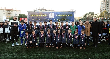  Karşıyaka’da futbol rüzgârı esti