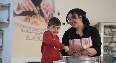Minikler mutfakta eğlenerek öğrendi