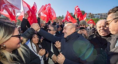  Soyer: Hak ettiği hizmeti İzmir'e getirdiğimiz için gururluyuz