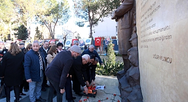 Uğur Mumcu Karabağlar'da özlemle anıldı