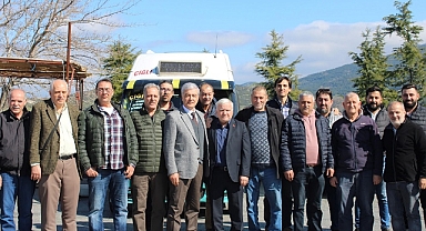 AK Partili Gökçekaya Çiğlili minibüsçülerin dertlerini dinledi 