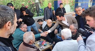 Bayraklı Adayı Önal, Gümüşpala’da pazaryeri ziyareti yaptı