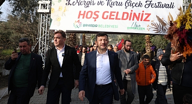 Büyükşehir adayı Dağ 3. Kuru Çiçek ve Nergis Festivalinden seslendi!