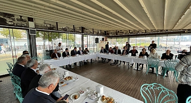 Tugay muhtarlarla buluştu: İzmir’de CHP bayrağı yere düşmeyecek!