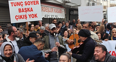 Tunç Soyer eylemlerine devam: Tunç Başkanın hakkı İzmir!