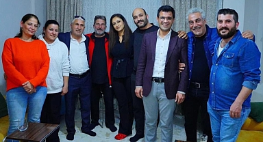 Bayraklı’da CHP’den AK Parti’ye katılan üyelere rozet takıldı!