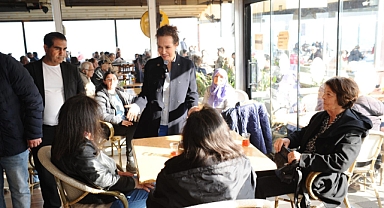 CHP Karşıyaka Adayı Ünsal sahilde halkla buluştu