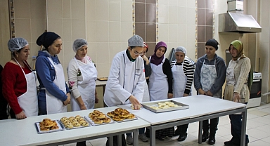 Karşıyaka Belediyesi’nden kadın istihdamına destek kursları