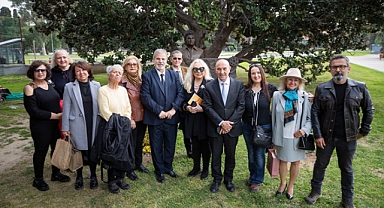 Sanat güneşi Zeki Müren’in heykeli Kültürpark’ta