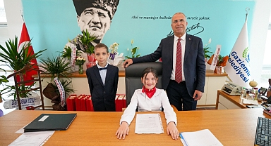 Başkan Işık koltuğunu çocuklara devretti