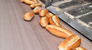  Başkan Tugay sözünü tuttu ekmek 5 TL’ye düştü