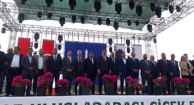 Bayındır'da festival başladı…Tugay: 31 Mart'ta halkımız ülkemizi çiçeklendirdi!